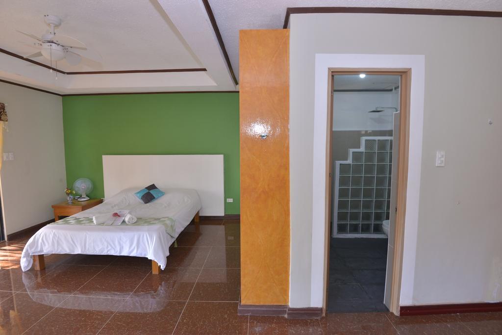 Lanas Beach Resort Romblon Island Pokoj fotografie